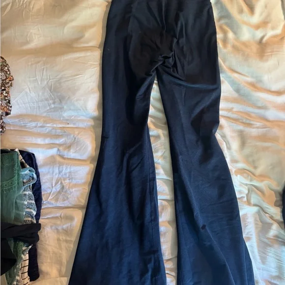 Navy blue beyond yoga maternity pants - Picture 2 of 3